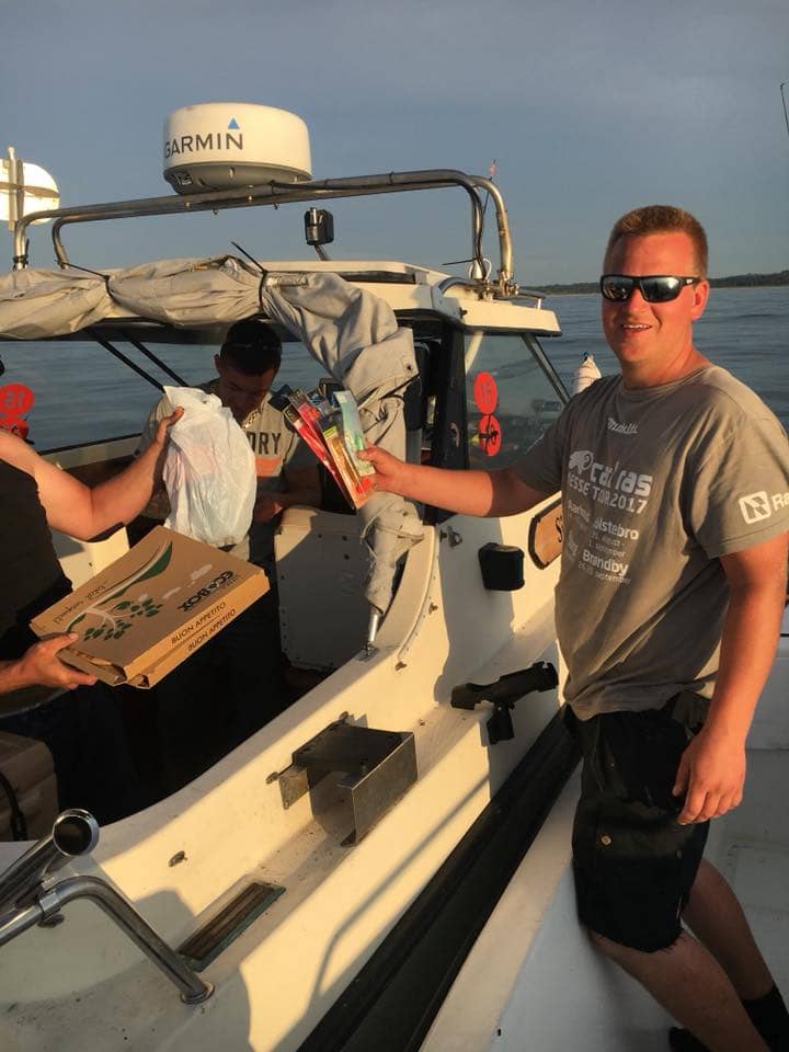 Mest fantasifulde billede - pizza udbringning på havet: Startnr. 83 - Team Mulle. Præmie kr. 500,00.